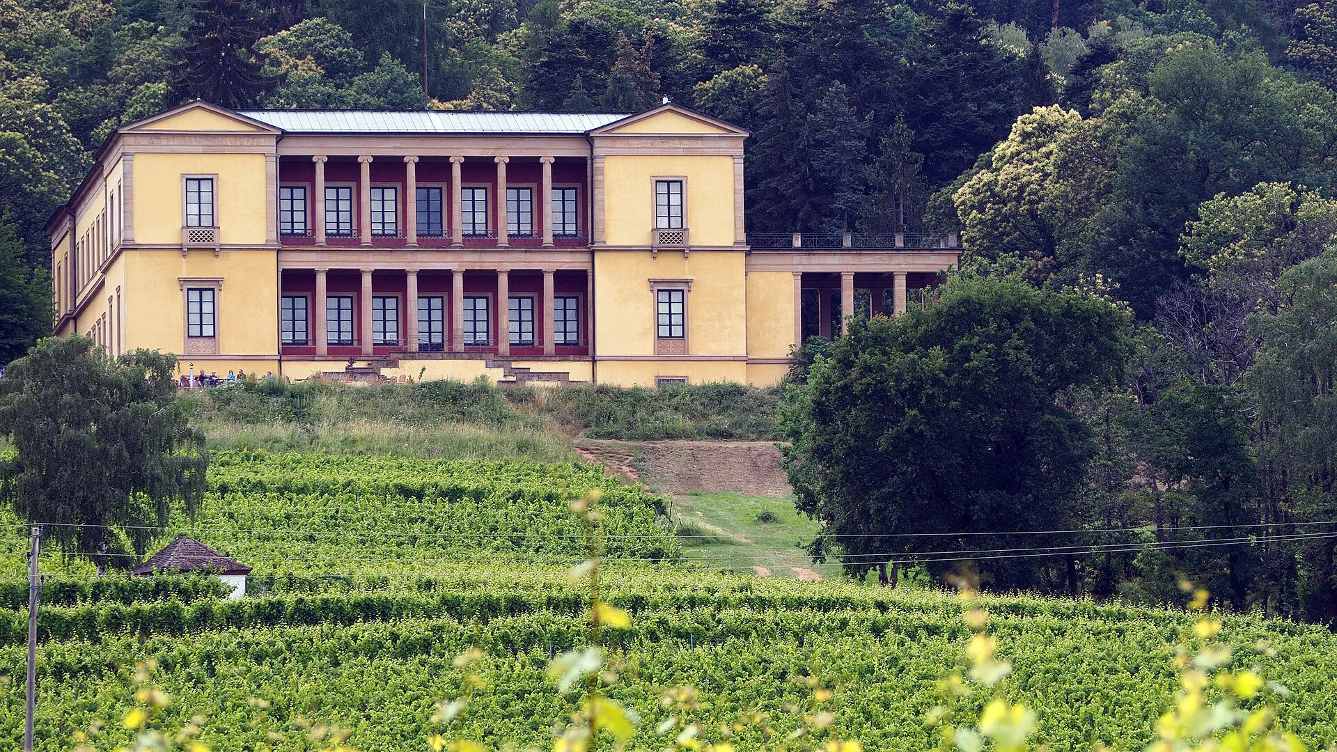 Schloss Villa Ludwigshöhe oberhalb von Edenkoben