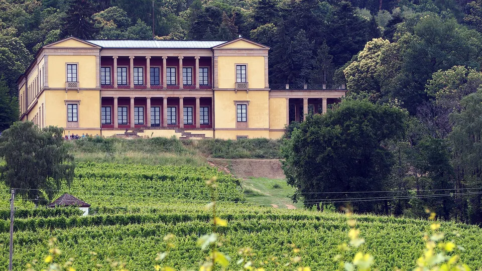 Schloss Villa Ludwigshöhe oberhalb von Edenkoben